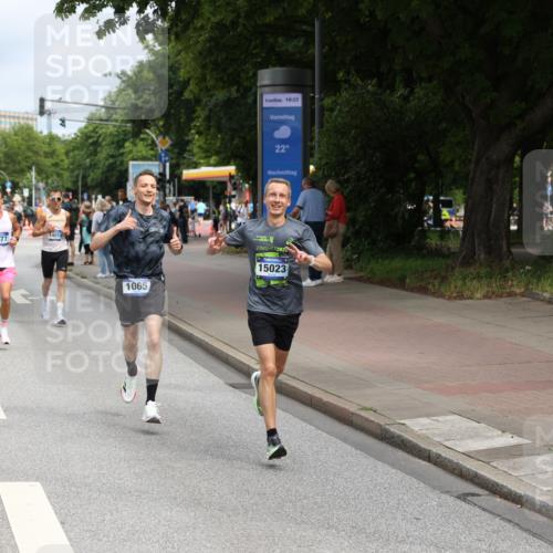 29.06.2025 - hella hamburg halbmarathon Yannick Fuchs http://msf.ph/oto/8164538 29.06.2025 10:22:12 20KM 1065, 1577, 5344, 9079, 9097, 10848, 12992, 13956, 14019, 15023, 15136, 15671, 18037, 18124, 19050 meine-sportfotos.de