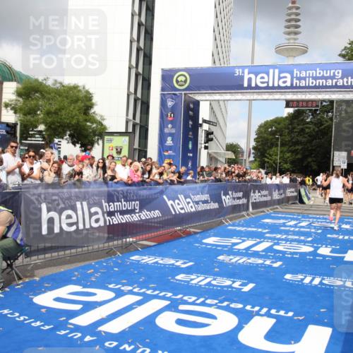 29.06.2025 - hella hamburg halbmarathon Michael Strokosch http://msf.ph/oto/8164559 29.06.2025 10:34:02 Ziel 9345, 9519, 11227, 13493, 13494, 15268, 15500, 17877 meine-sportfotos.de