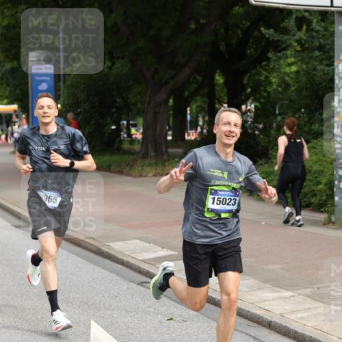 29.06.2025 - hella hamburg halbmarathon Yannick Fuchs http://msf.ph/oto/8164594 29.06.2025 10:22:14 20KM 1065, 1577, 5344, 9079, 9097, 10848, 12992, 13956, 14019, 14828, 15023, 15136, 15671, 18037, 18124, 19050 meine-sportfotos.de