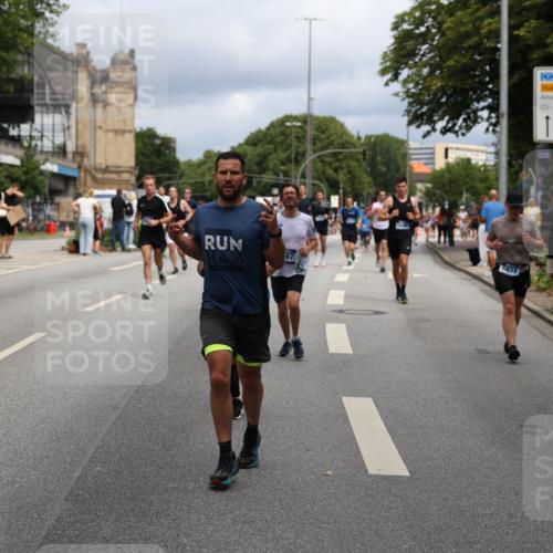 29.06.2025 - hella hamburg halbmarathon Yannick Fuchs http://msf.ph/oto/8164622 29.06.2025 10:40:04 20KM 1569, 2138, 2270, 2367, 2590, 2707, 3056, 3186, 3477, 4277, 4345, 4854, 5648, 6054, 6071, 6290, 6460, 6711, 6831, 7056, 7385, 7450, 8374, 9585, 10792, 10796, 11291, 11495, 11821, 11936, 12084, 12277, 13525, 14374, 14385, 14764, 14911, 15563, 15636, 16513, 16624, 17499, 17674, 17835, 18081, 18185, 18346, 18637, 18862, 18878 meine-sportfotos.de