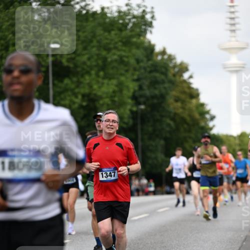 29.06.2025 - hella hamburg halbmarathon Dr. Thomas Lammeyer http://msf.ph/oto/8164661 29.06.2025 10:09:11 Kennedybrücke 1126, 1213, 1347, 1559, 2424, 2540, 2852, 3071, 3994, 4293, 4394, 4538, 5869, 6907, 6908, 7017, 7826, 9280, 10100, 10709, 10834, 11088 meine-sportfotos.de