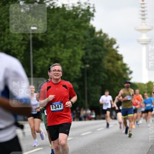 29.06.2025 - hella hamburg halbmarathon Dr. Thomas Lammeyer http://msf.ph/oto/8164705 29.06.2025 10:09:11 Kennedybrücke 1126, 1213, 1347, 1559, 2424, 2540, 2852, 3071, 3994, 4293, 4394, 4538, 5869, 6907, 6908, 7017, 7826, 9280, 10100, 10709, 10834, 11088 meine-sportfotos.de