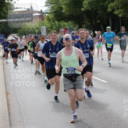 29.06.2025 - hella hamburg halbmarathon Jannik Wohlers http://msf.ph/oto/8164722 29.06.2025 10:20:32 Lombardsbrücke 2383, 2923, 2945, 3247, 3813, 4082, 4350, 5041, 5061, 5767, 6608, 7228, 7608, 8113, 8724, 8940, 9005, 9011, 9236, 9981, 10050, 10350, 10585, 10602, 11145, 12175, 12694, 12844, 13057, 13508, 14138, 14157, 14246, 14342, 14344, 14610, 14611, 14615, 14670, 14986, 15020, 15470, 15736, 15767, 15913, 16256, 16896, 16950, 17035, 17095, 17155, 17367, 17832, 18141, 18305, 18397, 18620, 19124, 19125, 19131, 19132 meine-sportfotos.de