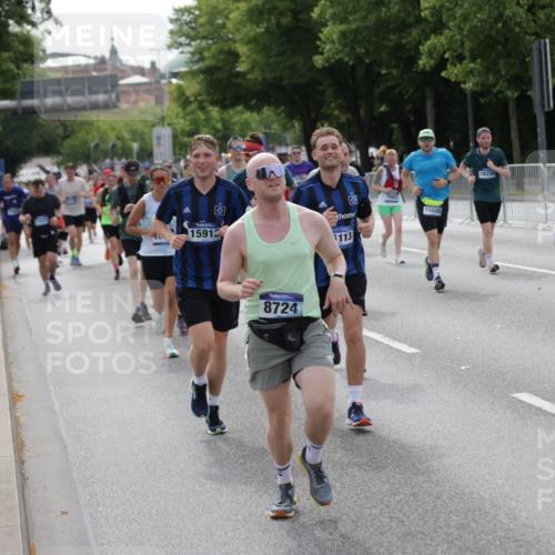29.06.2025 - hella hamburg halbmarathon Jannik Wohlers http://msf.ph/oto/8164738 29.06.2025 10:20:32 Lombardsbrücke 2383, 2923, 2945, 3247, 3813, 4082, 4350, 5041, 5061, 5767, 6608, 7228, 7608, 8113, 8724, 8940, 9005, 9011, 9236, 9981, 10050, 10350, 10585, 10602, 11145, 12175, 12694, 12844, 13057, 13508, 14138, 14157, 14246, 14342, 14344, 14610, 14611, 14615, 14670, 14986, 15020, 15470, 15736, 15767, 15913, 16256, 16896, 16950, 17035, 17095, 17155, 17367, 17832, 18141, 18305, 18397, 18620, 19124, 19125, 19131, 19132 meine-sportfotos.de