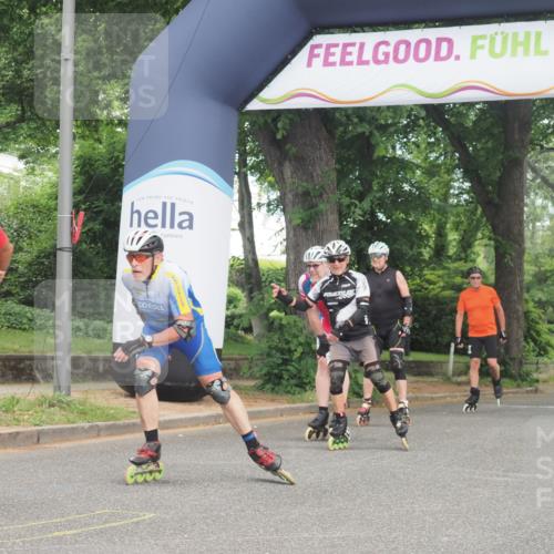 29.06.2025 - hella hamburg halbmarathon KatJ http://msf.ph/oto/8164799 29.06.2025 09:14:21 Zwischen KM18-KM19  meine-sportfotos.de