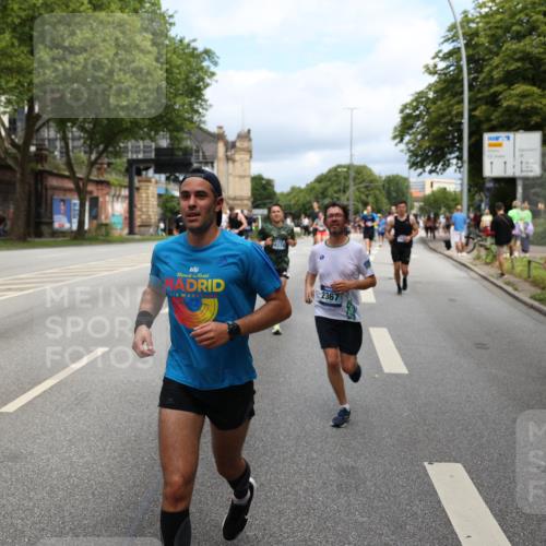 29.06.2025 - hella hamburg halbmarathon Yannick Fuchs http://msf.ph/oto/8164821 29.06.2025 10:40:06 20KM 1569, 1600, 2138, 2270, 2367, 2590, 2707, 3056, 3186, 3477, 4277, 4345, 4854, 5648, 6054, 6071, 6290, 6460, 6711, 7056, 7385, 7450, 8374, 9585, 10792, 10796, 11291, 11495, 11773, 11821, 11936, 12084, 12277, 13525, 14200, 14374, 14385, 14764, 14911, 15563, 15636, 15741, 16513, 16624, 17499, 17674, 17835, 18081, 18346, 18637, 18878 meine-sportfotos.de