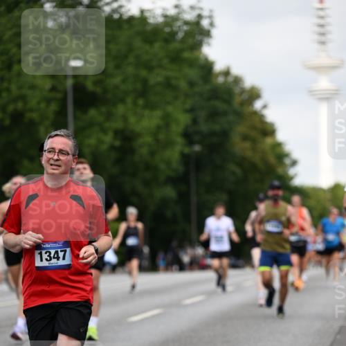 29.06.2025 - hella hamburg halbmarathon Dr. Thomas Lammeyer http://msf.ph/oto/8164875 29.06.2025 10:09:12 Kennedybrücke 1126, 1213, 1347, 1559, 2424, 2540, 2852, 3071, 3994, 4293, 4394, 4538, 5869, 6907, 6908, 7017, 7826, 8316, 10100, 10709, 10834, 11088 meine-sportfotos.de