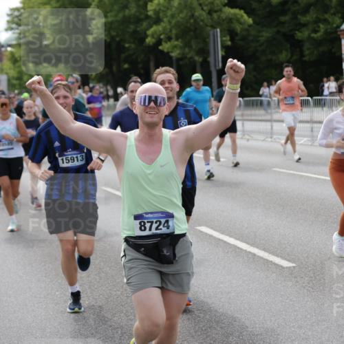 29.06.2025 - hella hamburg halbmarathon Jannik Wohlers http://msf.ph/oto/8164894 29.06.2025 10:20:33 Lombardsbrücke 2383, 2923, 2945, 3161, 3247, 3453, 3813, 4082, 4350, 5041, 5061, 5767, 6275, 6308, 6608, 7228, 7608, 8113, 8724, 8726, 8940, 9005, 9011, 9236, 9981, 10050, 10350, 10585, 10602, 11145, 12175, 12694, 12844, 13057, 13508, 14138, 14157, 14246, 14342, 14344, 14610, 14611, 14615, 14670, 14986, 15020, 15470, 15736, 15767, 15913, 16256, 16896, 16950, 17035, 17095, 17155, 17367, 17832, 18141, 18305, 18397, 18620, 18784, 19124, 19125, 19131, 19132 meine-sportfotos.de