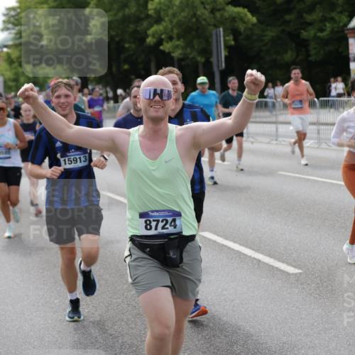 29.06.2025 - hella hamburg halbmarathon Jannik Wohlers http://msf.ph/oto/8164935 29.06.2025 10:20:33 Lombardsbrücke 2383, 2923, 2945, 3161, 3247, 3453, 3813, 4082, 4350, 5041, 5061, 5767, 6275, 6308, 6608, 7228, 7608, 8113, 8724, 8726, 8940, 9005, 9011, 9236, 9981, 10050, 10350, 10585, 10602, 11145, 12175, 12694, 12844, 13057, 13508, 14138, 14157, 14246, 14342, 14344, 14610, 14611, 14615, 14670, 14986, 15020, 15470, 15736, 15767, 15913, 16256, 16896, 16950, 17035, 17095, 17155, 17367, 17832, 18141, 18305, 18397, 18620, 18784, 19124, 19125, 19131, 19132 meine-sportfotos.de