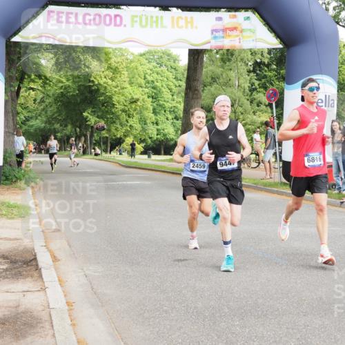 29.06.2025 - hella hamburg halbmarathon MichiJ http://msf.ph/oto/8164946 29.06.2025 10:13:37 Zwischen KM18-KM19 2459, 6699, 6816, 9447, 16169 meine-sportfotos.de
