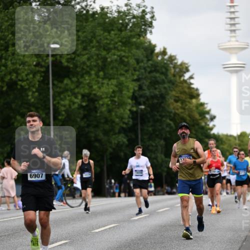 29.06.2025 - hella hamburg halbmarathon Dr. Thomas Lammeyer http://msf.ph/oto/8164952 29.06.2025 10:09:13 Kennedybrücke 1126, 1213, 1347, 1559, 2424, 2540, 2852, 3071, 3578, 4293, 4394, 4538, 5869, 6907, 6908, 7017, 7826, 8316, 10100, 10709, 10834, 11088 meine-sportfotos.de