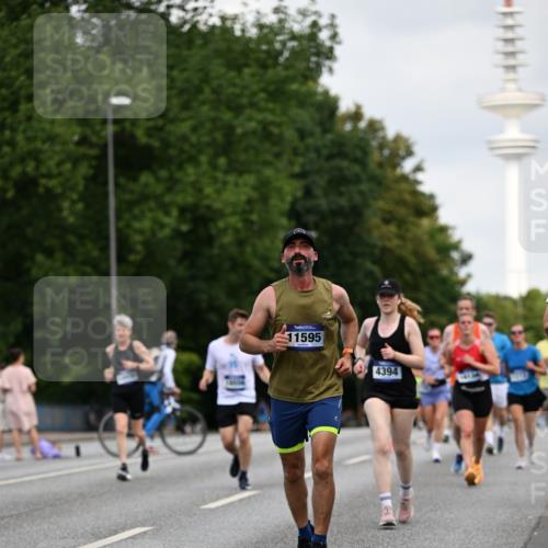 29.06.2025 - hella hamburg halbmarathon Dr. Thomas Lammeyer http://msf.ph/oto/8164964 29.06.2025 10:09:15 Kennedybrücke 1126, 1213, 1347, 1559, 2424, 2540, 2852, 3071, 3578, 4293, 4394, 4538, 5869, 6907, 6908, 7017, 7826, 8316, 9165, 9680, 10100, 10694, 10709, 10834, 11088 meine-sportfotos.de