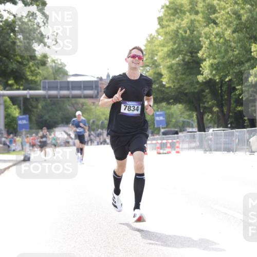 29.06.2025 - hella hamburg halbmarathon Jannik Wohlers http://msf.ph/oto/8164985 29.06.2025 09:40:42 Lombardsbrücke 7834, 14360, 14766, 15526 meine-sportfotos.de