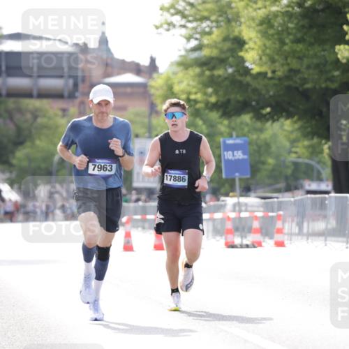 29.06.2025 - hella hamburg halbmarathon Jannik Wohlers http://msf.ph/oto/8165031 29.06.2025 09:40:46 Lombardsbrücke 7834, 7963, 14766, 15526, 17886 meine-sportfotos.de
