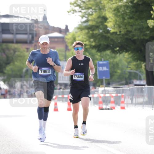 29.06.2025 - hella hamburg halbmarathon Jannik Wohlers http://msf.ph/oto/8165054 29.06.2025 09:40:46 Lombardsbrücke 7834, 7963, 14766, 15526, 17886 meine-sportfotos.de