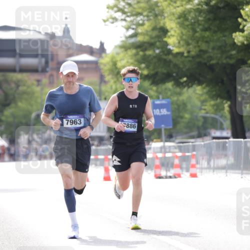 29.06.2025 - hella hamburg halbmarathon Jannik Wohlers http://msf.ph/oto/8165095 29.06.2025 09:40:46 Lombardsbrücke 7834, 7963, 14766, 15526, 17886 meine-sportfotos.de