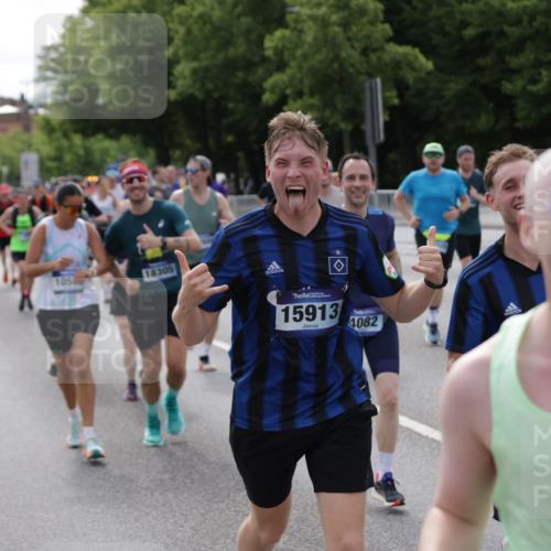 29.06.2025 - hella hamburg halbmarathon Jannik Wohlers http://msf.ph/oto/8165101 29.06.2025 10:20:34 Lombardsbrücke 2383, 2923, 2945, 3161, 3247, 3453, 3813, 4082, 4350, 5041, 5061, 5767, 6275, 6308, 6608, 7228, 7608, 8113, 8724, 8726, 9005, 9011, 9108, 9236, 9981, 10350, 10585, 10602, 11145, 12175, 12694, 12844, 13057, 13508, 14157, 14246, 14344, 14610, 14611, 14615, 14670, 14986, 15020, 15470, 15736, 15767, 15913, 16256, 16896, 16950, 17035, 17095, 17155, 17367, 17832, 18141, 18305, 18397, 18620, 18784, 19124, 19125, 19131, 19132 meine-sportfotos.de