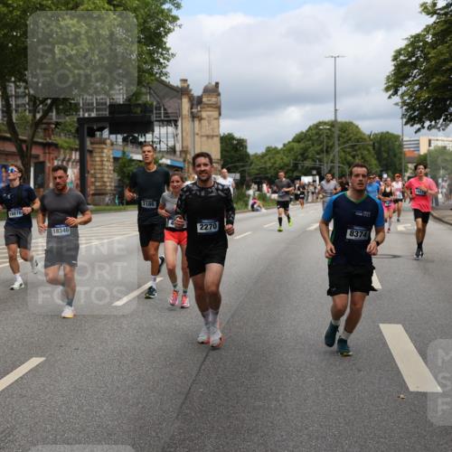 29.06.2025 - hella hamburg halbmarathon Yannick Fuchs http://msf.ph/oto/8165108 29.06.2025 10:40:11 20KM 1569, 1600, 1920, 2048, 2138, 2189, 2270, 2590, 2707, 3056, 3186, 3477, 4277, 4345, 4854, 5648, 6071, 6290, 6460, 6532, 6711, 7056, 7385, 7450, 8269, 8374, 8668, 9585, 10792, 10796, 11495, 11773, 11936, 12084, 12277, 13525, 14062, 14200, 14228, 14374, 14385, 14462, 14764, 14911, 15563, 15636, 15741, 16513, 16624, 17499, 17674, 17835, 18081, 18346, 18637, 18878 meine-sportfotos.de