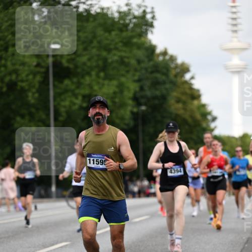 29.06.2025 - hella hamburg halbmarathon Dr. Thomas Lammeyer http://msf.ph/oto/8165120 29.06.2025 10:09:16 Kennedybrücke 1126, 1213, 1347, 1559, 2298, 2424, 2540, 2852, 3071, 3578, 4293, 4394, 4538, 5869, 6059, 6907, 6908, 7017, 7826, 8316, 9007, 9165, 9680, 10694, 10834, 11088 meine-sportfotos.de