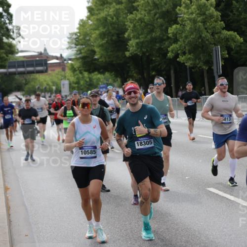 29.06.2025 - hella hamburg halbmarathon Jannik Wohlers http://msf.ph/oto/8165124 29.06.2025 10:20:34 Lombardsbrücke 2383, 2923, 2945, 3161, 3247, 3453, 3813, 4082, 4350, 5041, 5061, 5767, 6275, 6308, 6608, 7228, 7608, 8113, 8724, 8726, 9005, 9011, 9108, 9236, 9981, 10350, 10585, 10602, 11145, 12175, 12694, 12844, 13057, 13508, 14157, 14246, 14344, 14610, 14611, 14615, 14670, 14986, 15020, 15470, 15736, 15767, 15913, 16256, 16896, 16950, 17035, 17095, 17155, 17367, 17832, 18141, 18305, 18397, 18620, 18784, 19124, 19125, 19131, 19132 meine-sportfotos.de