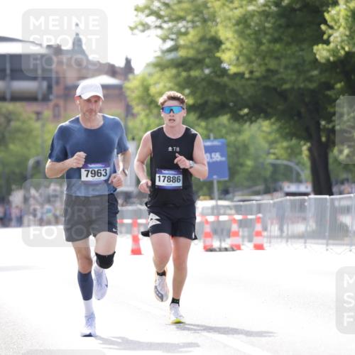 29.06.2025 - hella hamburg halbmarathon Jannik Wohlers http://msf.ph/oto/8165131 29.06.2025 09:40:46 Lombardsbrücke 7834, 7963, 14766, 15526, 17886 meine-sportfotos.de