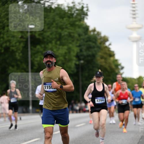 29.06.2025 - hella hamburg halbmarathon Dr. Thomas Lammeyer http://msf.ph/oto/8165141 29.06.2025 10:09:16 Kennedybrücke 1126, 1213, 1347, 1559, 2298, 2424, 2540, 2852, 3071, 3578, 4293, 4394, 4538, 5869, 6059, 6907, 6908, 7017, 7826, 8316, 9007, 9165, 9680, 10694, 10834, 11088 meine-sportfotos.de