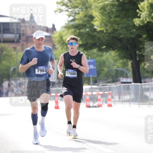 29.06.2025 - hella hamburg halbmarathon Jannik Wohlers http://msf.ph/oto/8165142 29.06.2025 09:40:46 Lombardsbrücke 7834, 7963, 14766, 15526, 17886 meine-sportfotos.de