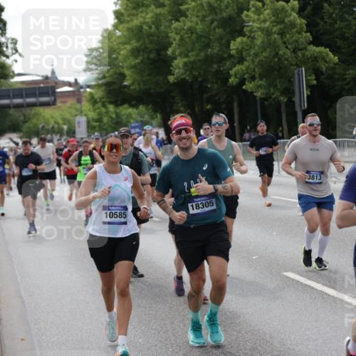 29.06.2025 - hella hamburg halbmarathon Jannik Wohlers http://msf.ph/oto/8165144 29.06.2025 10:20:34 Lombardsbrücke 2383, 2923, 2945, 3161, 3247, 3453, 3813, 4082, 4350, 5041, 5061, 5767, 6275, 6308, 6608, 7228, 7608, 8113, 8724, 8726, 9005, 9011, 9108, 9236, 9981, 10350, 10585, 10602, 11145, 12175, 12694, 12844, 13057, 13508, 14157, 14246, 14344, 14610, 14611, 14615, 14670, 14986, 15020, 15470, 15736, 15767, 15913, 16256, 16896, 16950, 17035, 17095, 17155, 17367, 17832, 18141, 18305, 18397, 18620, 18784, 19124, 19125, 19131, 19132 meine-sportfotos.de