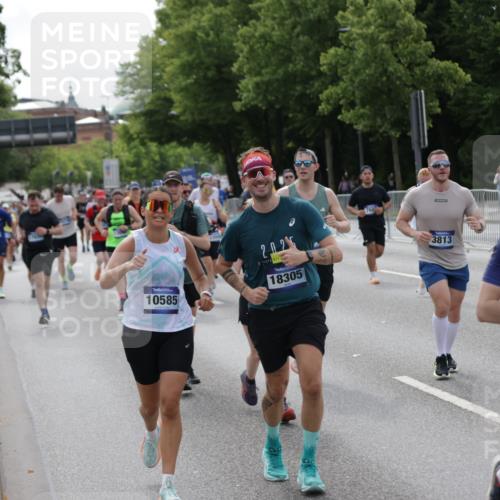 29.06.2025 - hella hamburg halbmarathon Jannik Wohlers http://msf.ph/oto/8165155 29.06.2025 10:20:35 Lombardsbrücke 1266, 1658, 2383, 2923, 2945, 3161, 3247, 3453, 3813, 4082, 4350, 5041, 5061, 5767, 6275, 6308, 7228, 7608, 8113, 8724, 8726, 9005, 9011, 9108, 9236, 9981, 10585, 10602, 11145, 12175, 12561, 12694, 12844, 13057, 13448, 13508, 14157, 14246, 14610, 14611, 14615, 14670, 14986, 15020, 15470, 15736, 15767, 15913, 16256, 16896, 16950, 17035, 17095, 17155, 17367, 17832, 18141, 18305, 18397, 18784, 19124, 19125, 19131, 19132 meine-sportfotos.de