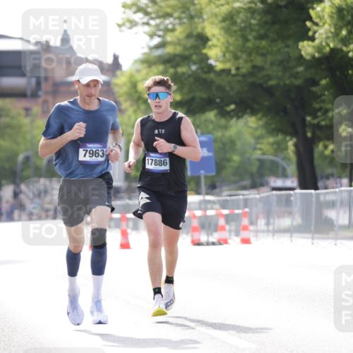29.06.2025 - hella hamburg halbmarathon Jannik Wohlers http://msf.ph/oto/8165159 29.06.2025 09:40:46 Lombardsbrücke 7834, 7963, 14766, 15526, 17886 meine-sportfotos.de