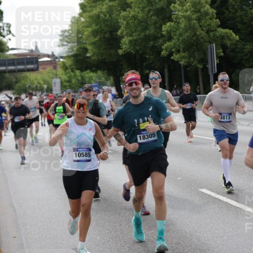 29.06.2025 - hella hamburg halbmarathon Jannik Wohlers http://msf.ph/oto/8165165 29.06.2025 10:20:35 Lombardsbrücke 1266, 1658, 2383, 2923, 2945, 3161, 3247, 3453, 3813, 4082, 4350, 5041, 5061, 5767, 6275, 6308, 7228, 7608, 8113, 8724, 8726, 9005, 9011, 9108, 9236, 9981, 10585, 10602, 11145, 12175, 12561, 12694, 12844, 13057, 13448, 13508, 14157, 14246, 14610, 14611, 14615, 14670, 14986, 15020, 15470, 15736, 15767, 15913, 16256, 16896, 16950, 17035, 17095, 17155, 17367, 17832, 18141, 18305, 18397, 18784, 19124, 19125, 19131, 19132 meine-sportfotos.de