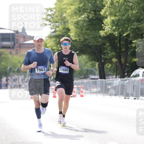 29.06.2025 - hella hamburg halbmarathon Jannik Wohlers http://msf.ph/oto/8165227 29.06.2025 09:40:47 Lombardsbrücke 7834, 7963, 15526, 17886 meine-sportfotos.de