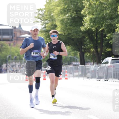 29.06.2025 - hella hamburg halbmarathon Jannik Wohlers http://msf.ph/oto/8165260 29.06.2025 09:40:47 Lombardsbrücke 7834, 7963, 15526, 17886 meine-sportfotos.de