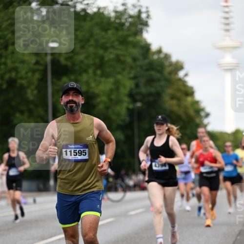 29.06.2025 - hella hamburg halbmarathon Dr. Thomas Lammeyer http://msf.ph/oto/8165316 29.06.2025 10:09:16 Kennedybrücke 1126, 1213, 1347, 1559, 2298, 2424, 2540, 2852, 3071, 3578, 4293, 4394, 4538, 5869, 6059, 6907, 6908, 7017, 7826, 8316, 9007, 9165, 9680, 10694, 10834, 11088 meine-sportfotos.de