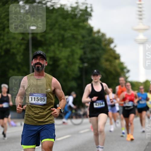29.06.2025 - hella hamburg halbmarathon Dr. Thomas Lammeyer http://msf.ph/oto/8165344 29.06.2025 10:09:16 Kennedybrücke 1126, 1213, 1347, 1559, 2298, 2424, 2540, 2852, 3071, 3578, 4293, 4394, 4538, 5869, 6059, 6907, 6908, 7017, 7826, 8316, 9007, 9165, 9680, 10694, 10834, 11088 meine-sportfotos.de