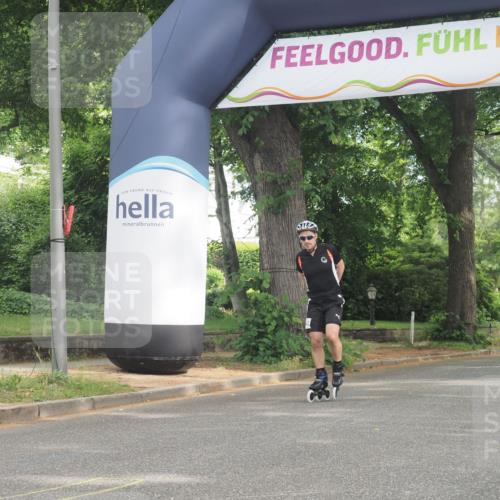29.06.2025 - hella hamburg halbmarathon KatJ http://msf.ph/oto/8165414 29.06.2025 09:14:58 Zwischen KM18-KM19  meine-sportfotos.de
