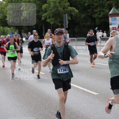 29.06.2025 - hella hamburg halbmarathon Jannik Wohlers http://msf.ph/oto/8165430 29.06.2025 10:20:37 Lombardsbrücke 1266, 1658, 2383, 2923, 2945, 2986, 3161, 3453, 3813, 4082, 4350, 5041, 5061, 5767, 6275, 6308, 7228, 7608, 8113, 8724, 8726, 9005, 9011, 9108, 9236, 9981, 10585, 10602, 11145, 11698, 12175, 12395, 12561, 12694, 12844, 13057, 13448, 13508, 14157, 14610, 14611, 14615, 14670, 14986, 15020, 15470, 15736, 15767, 15913, 16256, 16896, 16950, 17035, 17367, 17832, 18141, 18305, 18397, 18784, 19124, 19125 meine-sportfotos.de