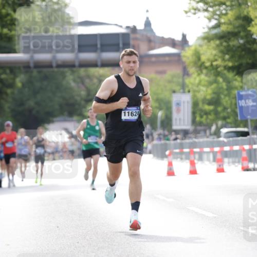 29.06.2025 - hella hamburg halbmarathon Jannik Wohlers http://msf.ph/oto/8165465 29.06.2025 09:40:50 Lombardsbrücke 7834, 7963, 11624, 17886 meine-sportfotos.de