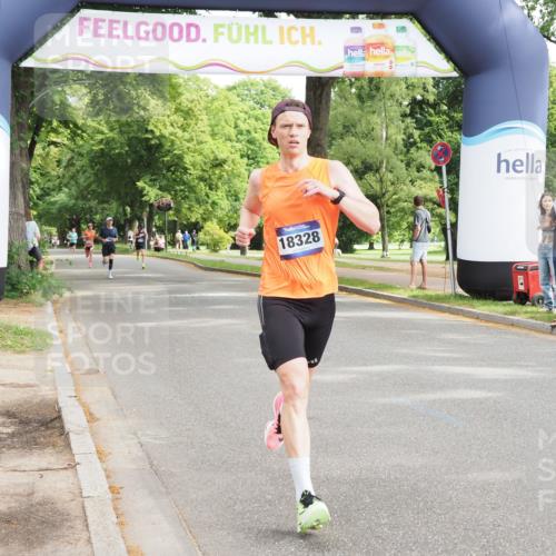 29.06.2025 - hella hamburg halbmarathon MichiJ http://msf.ph/oto/8165466 29.06.2025 10:13:52 Zwischen KM18-KM19 18328 meine-sportfotos.de
