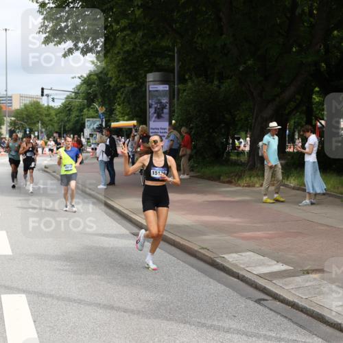 29.06.2025 - hella hamburg halbmarathon Yannick Fuchs http://msf.ph/oto/8165468 29.06.2025 10:22:31 20KM 9097, 9804, 10485, 12341, 13941, 13956, 14828, 15136, 15583, 17893, 18037, 18124, 19050, 19114 meine-sportfotos.de