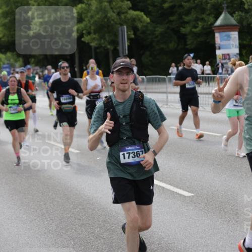 29.06.2025 - hella hamburg halbmarathon Jannik Wohlers http://msf.ph/oto/8165474 29.06.2025 10:20:37 Lombardsbrücke 1266, 1658, 2383, 2923, 2945, 2986, 3161, 3453, 3813, 4082, 4350, 5041, 5061, 5767, 6275, 6308, 7228, 7608, 8113, 8724, 8726, 9005, 9011, 9108, 9236, 9981, 10585, 10602, 11145, 11698, 12175, 12395, 12561, 12694, 12844, 13057, 13448, 13508, 14157, 14610, 14611, 14615, 14670, 14986, 15020, 15470, 15736, 15767, 15913, 16256, 16896, 16950, 17035, 17367, 17832, 18141, 18305, 18397, 18784, 19124, 19125 meine-sportfotos.de