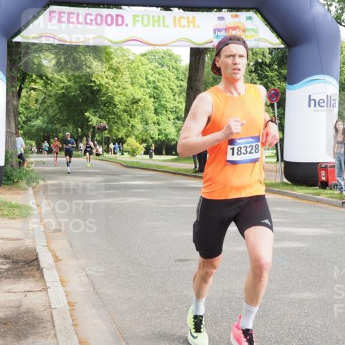 29.06.2025 - hella hamburg halbmarathon MichiJ http://msf.ph/oto/8165486 29.06.2025 10:13:52 Zwischen KM18-KM19 18328 meine-sportfotos.de