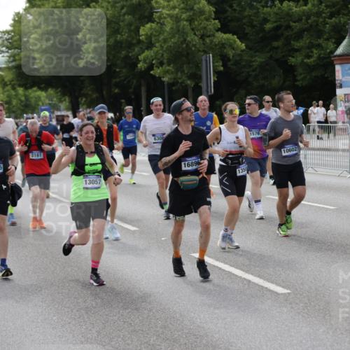29.06.2025 - hella hamburg halbmarathon Jannik Wohlers http://msf.ph/oto/8165528 29.06.2025 10:20:38 Lombardsbrücke 1266, 1658, 2383, 2923, 2945, 2956, 2986, 3161, 3453, 3813, 4082, 4350, 5041, 5061, 5767, 6275, 6308, 7228, 7608, 8113, 8724, 8726, 9005, 9011, 9108, 9236, 9981, 10585, 10602, 11145, 11698, 12175, 12395, 12561, 12694, 12844, 13057, 13448, 13508, 14615, 14670, 14819, 14986, 15020, 15470, 15736, 15767, 15913, 16256, 16896, 16950, 17035, 17367, 17832, 18141, 18170, 18305, 18397, 18784, 18809, 19124, 19125 meine-sportfotos.de