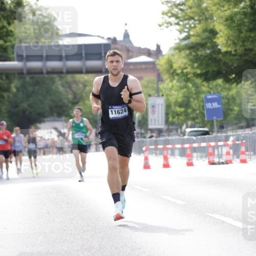 29.06.2025 - hella hamburg halbmarathon Jannik Wohlers http://msf.ph/oto/8165559 29.06.2025 09:40:51 Lombardsbrücke 7834, 7963, 11624, 17886 meine-sportfotos.de