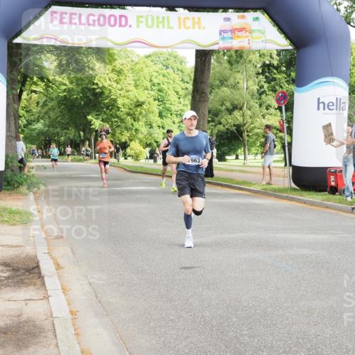 29.06.2025 - hella hamburg halbmarathon MichiJ http://msf.ph/oto/8165561 29.06.2025 10:13:58 Zwischen KM18-KM19 7963, 18328 meine-sportfotos.de