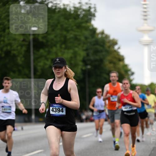 29.06.2025 - hella hamburg halbmarathon Dr. Thomas Lammeyer http://msf.ph/oto/8165573 29.06.2025 10:09:18 Kennedybrücke 1126, 1213, 1347, 1863, 2298, 2424, 2540, 2852, 3071, 3578, 4293, 4394, 4538, 5869, 6059, 6907, 6908, 7017, 7826, 8316, 8999, 9007, 9019, 9165, 9680, 10694, 11088 meine-sportfotos.de