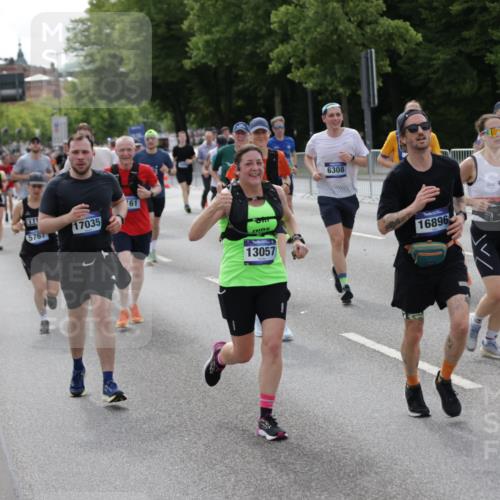 29.06.2025 - hella hamburg halbmarathon Jannik Wohlers http://msf.ph/oto/8165576 29.06.2025 10:20:39 Lombardsbrücke 1028, 1266, 1658, 2383, 2923, 2945, 2956, 2986, 3161, 3453, 3813, 4082, 4350, 5041, 5061, 5767, 6275, 6308, 7228, 7608, 8113, 8724, 8726, 9005, 9011, 9108, 9236, 10585, 10602, 11698, 11775, 12175, 12395, 12561, 12694, 13057, 13448, 13508, 14615, 14809, 14819, 14986, 15020, 15470, 15736, 15767, 15913, 16256, 16896, 17035, 17341, 17367, 17832, 18141, 18170, 18305, 18397, 18784, 18809, 19124 meine-sportfotos.de