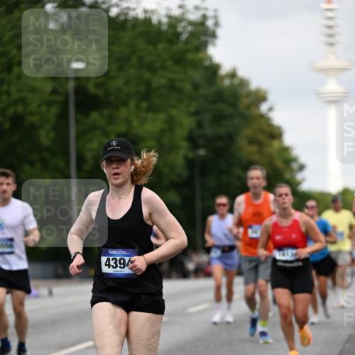 29.06.2025 - hella hamburg halbmarathon Dr. Thomas Lammeyer http://msf.ph/oto/8165592 29.06.2025 10:09:18 Kennedybrücke 1126, 1213, 1347, 1863, 2298, 2424, 2540, 2852, 3071, 3578, 4293, 4394, 4538, 5869, 6059, 6907, 6908, 7017, 7826, 8316, 8999, 9007, 9019, 9165, 9680, 10694, 11088 meine-sportfotos.de
