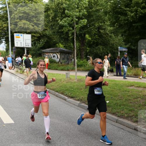 29.06.2025 - hella hamburg halbmarathon Yannick Fuchs http://msf.ph/oto/8165593 29.06.2025 10:40:16 20KM 1569, 1600, 1759, 1920, 2048, 2138, 2189, 2270, 2590, 2707, 3056, 3186, 3477, 4277, 4345, 4854, 6071, 6290, 6460, 6532, 6711, 7385, 7450, 8269, 8577, 8668, 9585, 10792, 10796, 11094, 11495, 11773, 11936, 12084, 12277, 13525, 14062, 14200, 14228, 14385, 14462, 14764, 14804, 14911, 15563, 15741, 16513, 16624, 17499, 17674, 17835, 18081, 18346, 18637, 18878 meine-sportfotos.de
