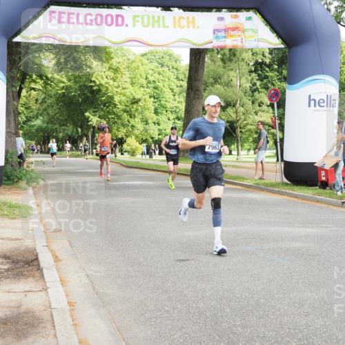 29.06.2025 - hella hamburg halbmarathon MichiJ http://msf.ph/oto/8165597 29.06.2025 10:13:58 Zwischen KM18-KM19 7963, 18328 meine-sportfotos.de